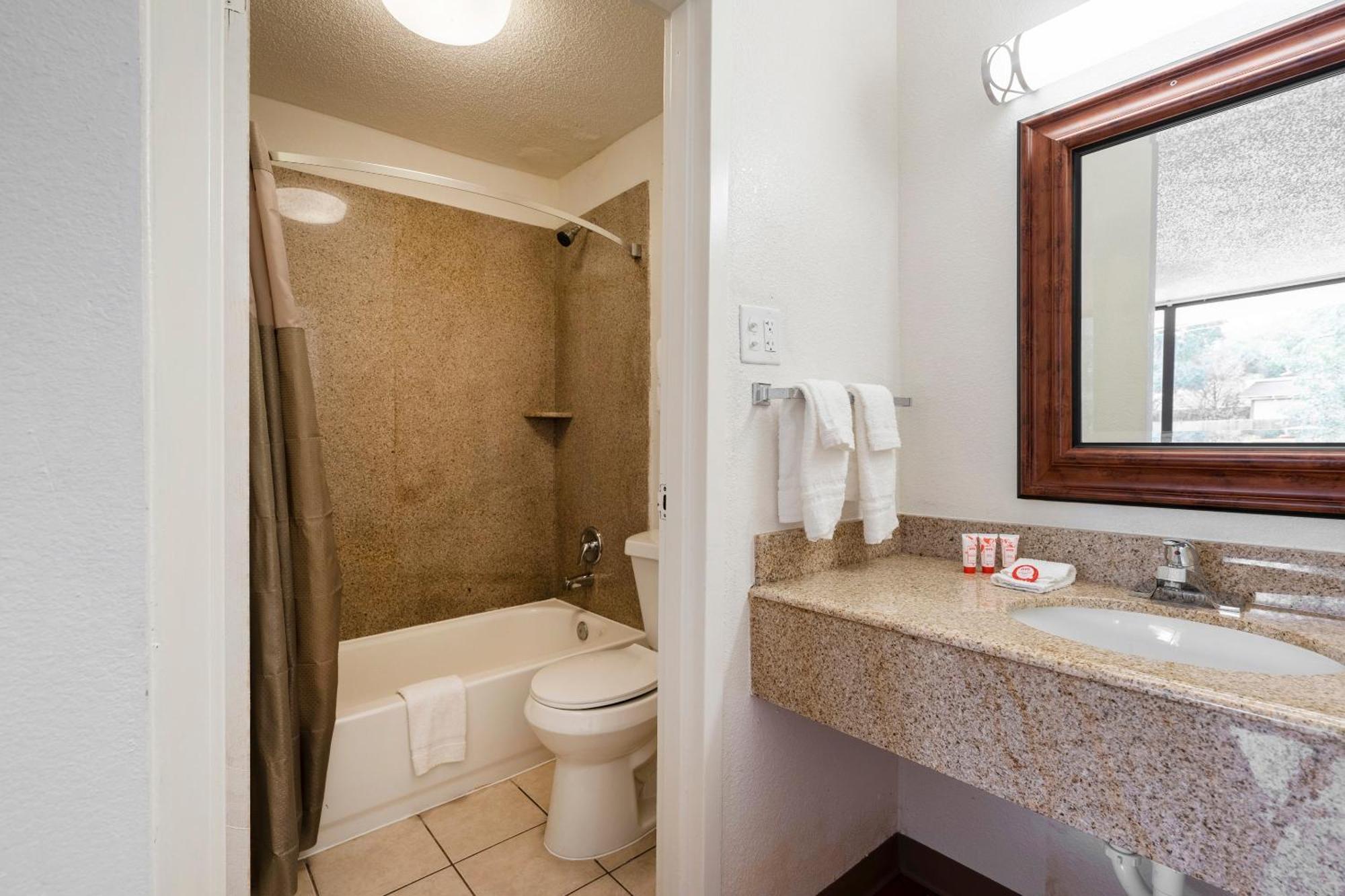 Oyo Hotel Bossier City La - Red River Exteriör bild