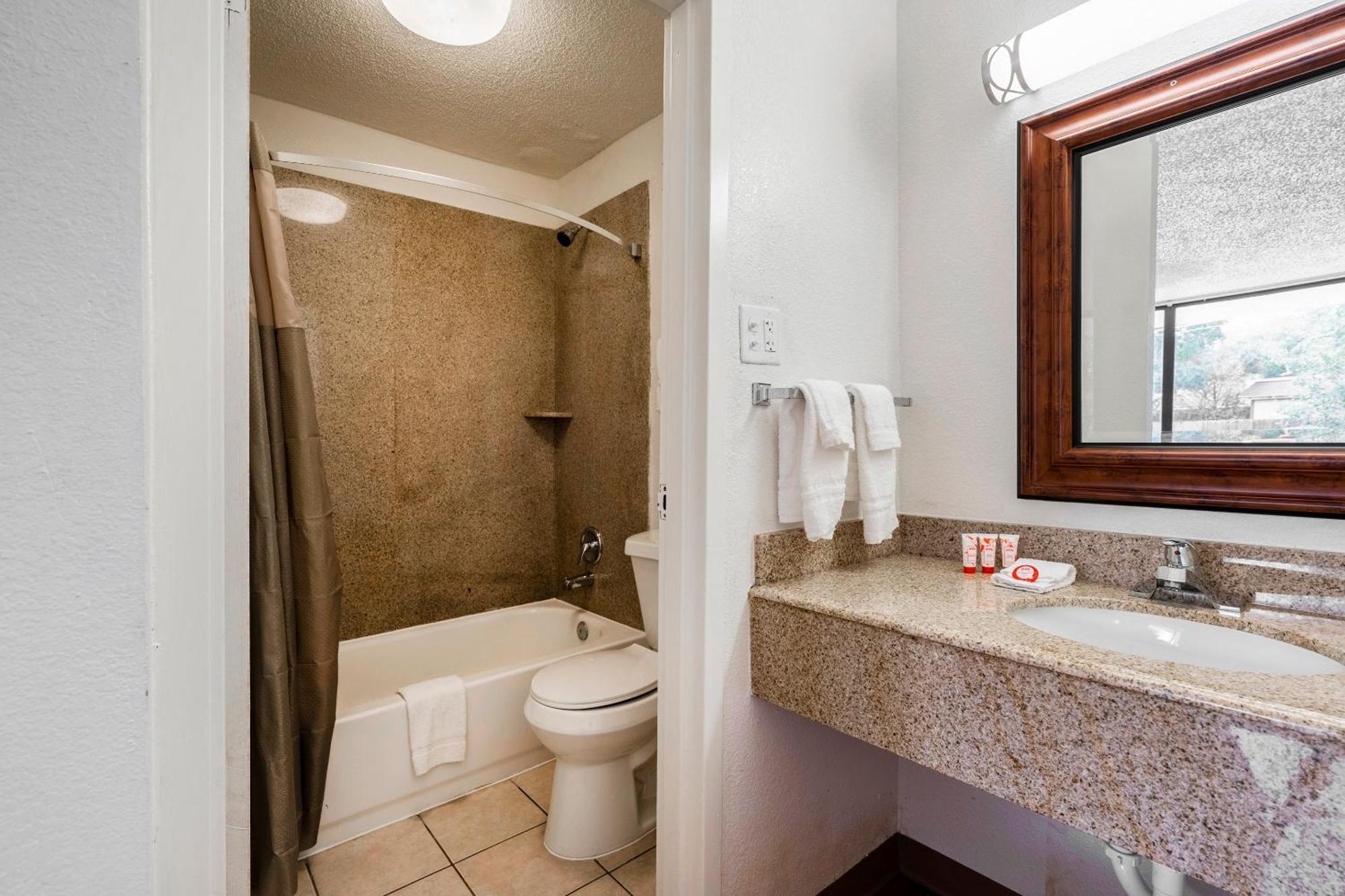 Oyo Hotel Bossier City La - Red River Exteriör bild